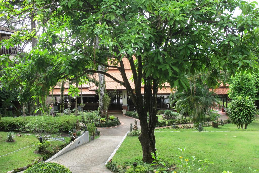 Khaolak Bayfront Resort Takuapa Exterior foto