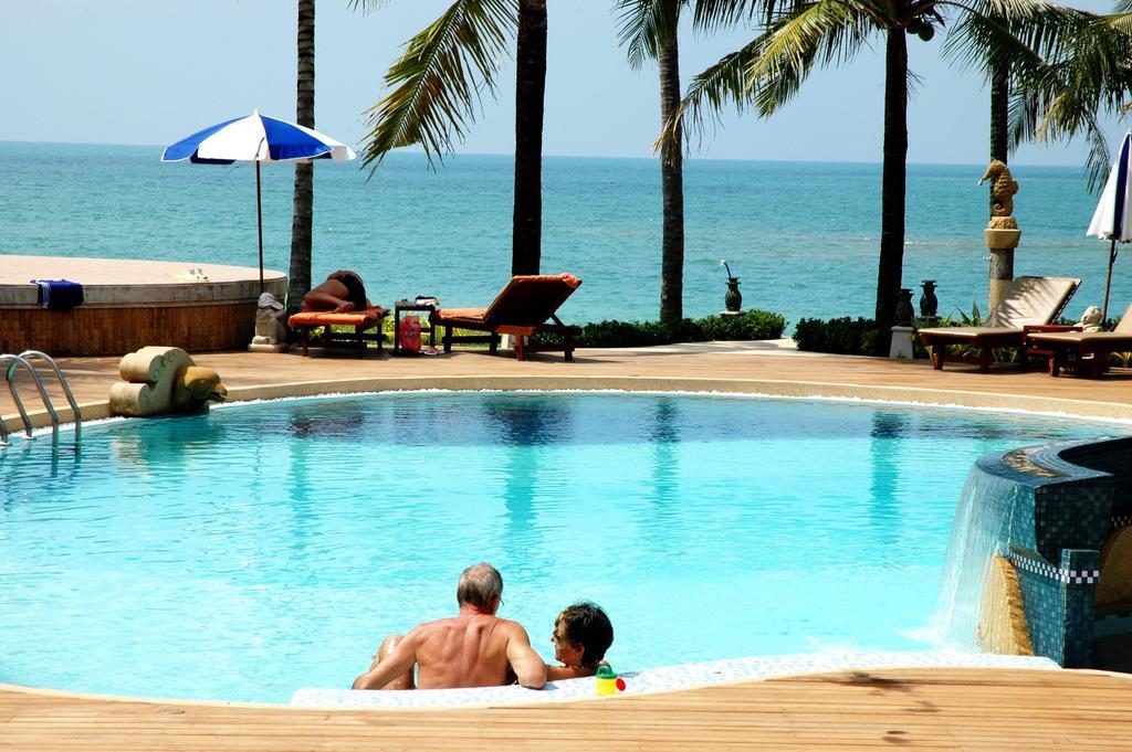 Khaolak Bayfront Resort Takuapa Exterior foto