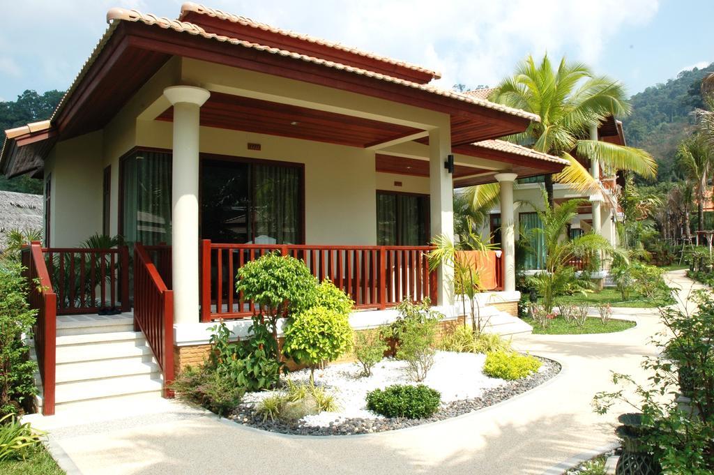 Khaolak Bayfront Resort Takuapa Exterior foto