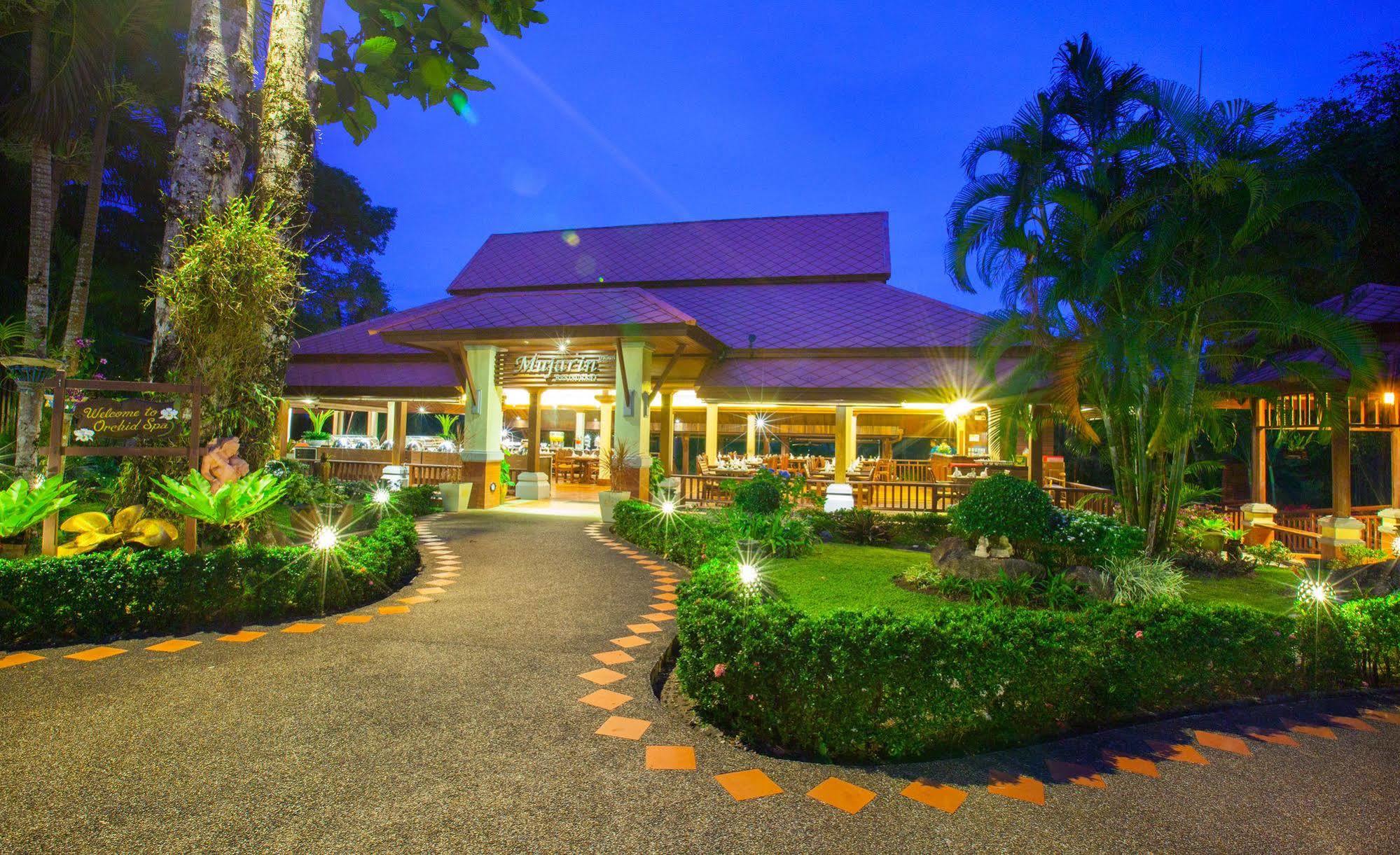 Khaolak Bayfront Resort Takuapa Exterior foto