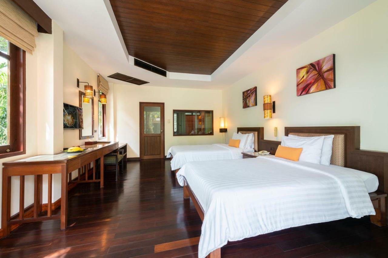 Khaolak Bayfront Resort Takuapa Exterior foto